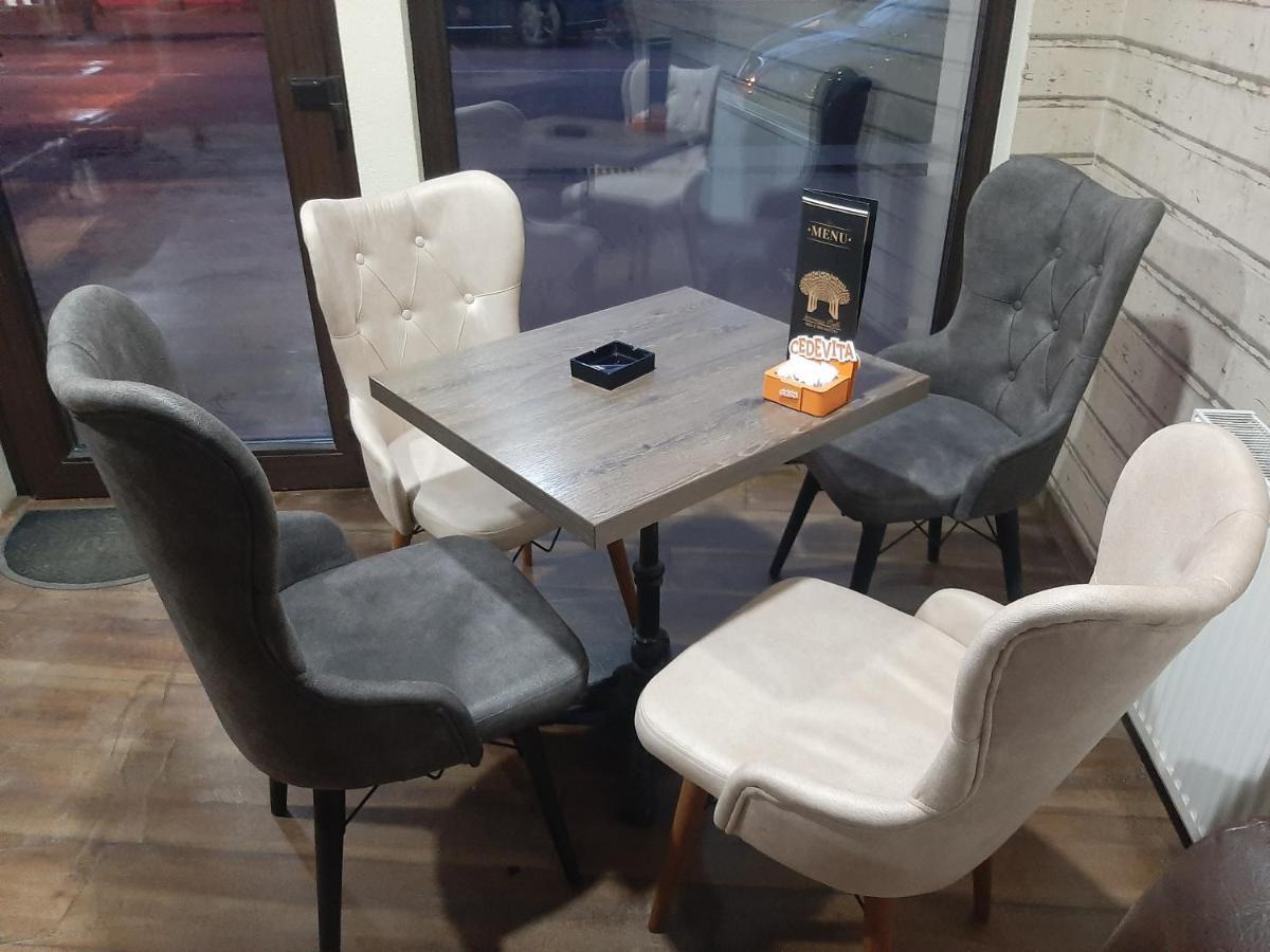 Bed&Breakfast Intermezzo Caffe Kikinda Екстер'єр фото