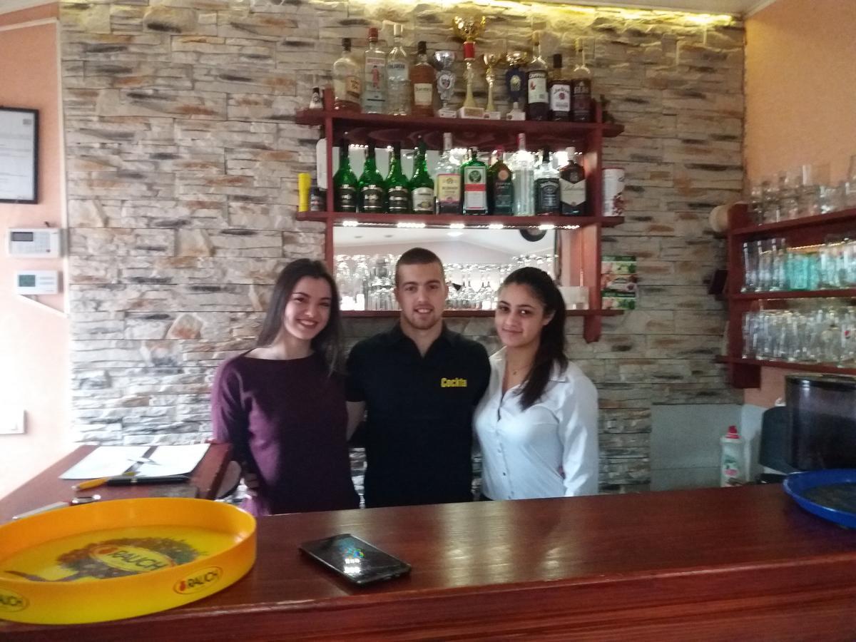 Bed&Breakfast Intermezzo Caffe Kikinda Екстер'єр фото