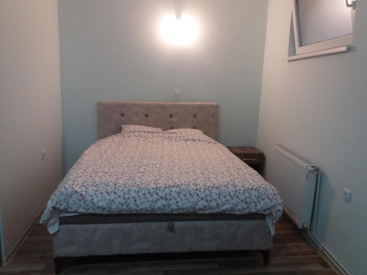 Bed&Breakfast Intermezzo Caffe Kikinda Екстер'єр фото